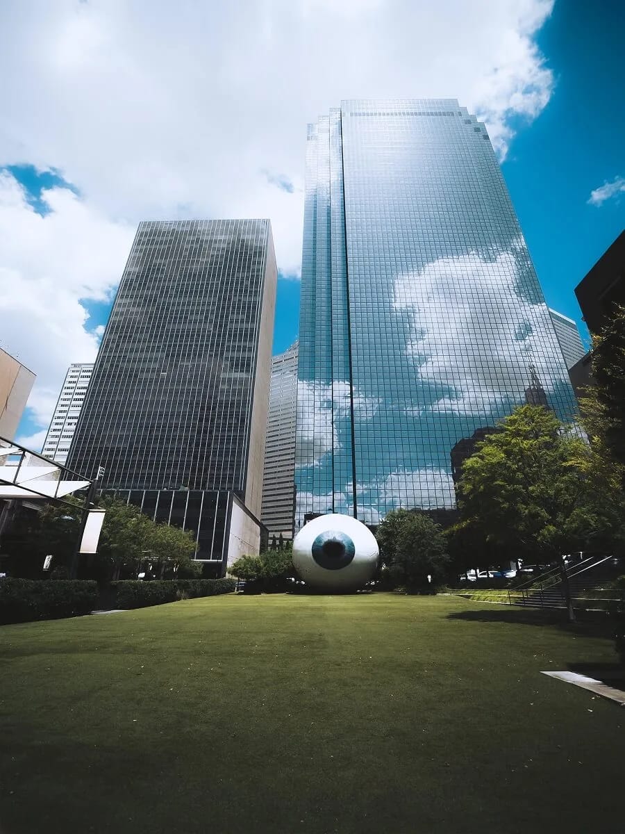 Giant Eyeball in Downtown Dallas, Things to Do in Downtown Dallas